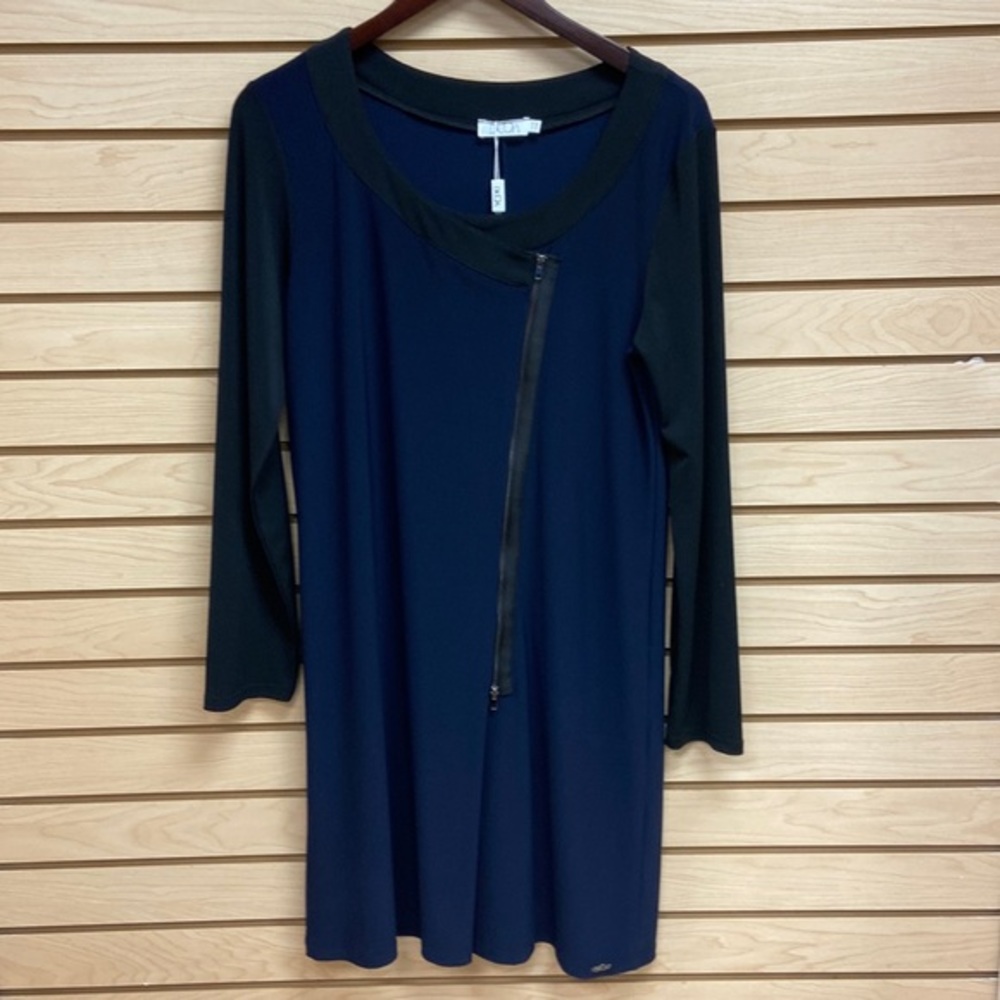 Deca fashionable women dress Size Large